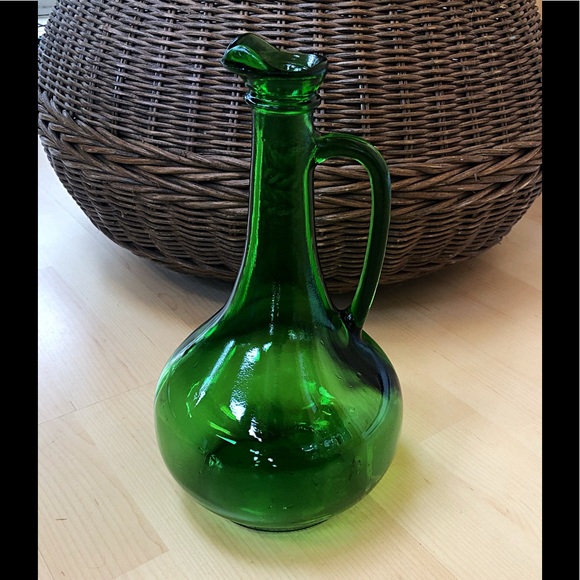 Other - Vintage (1976) emerald green wine decanter